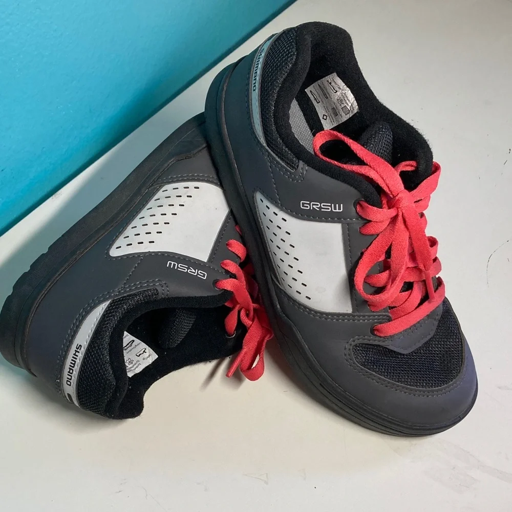 Shimano GRSW 500 Womens Size 38 Athletic Cycling Shoes Gray US Size 7.5